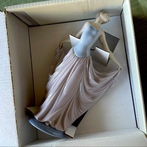Lladro The Dancer New Model #5050 porcelain figurine 12” in original box.
